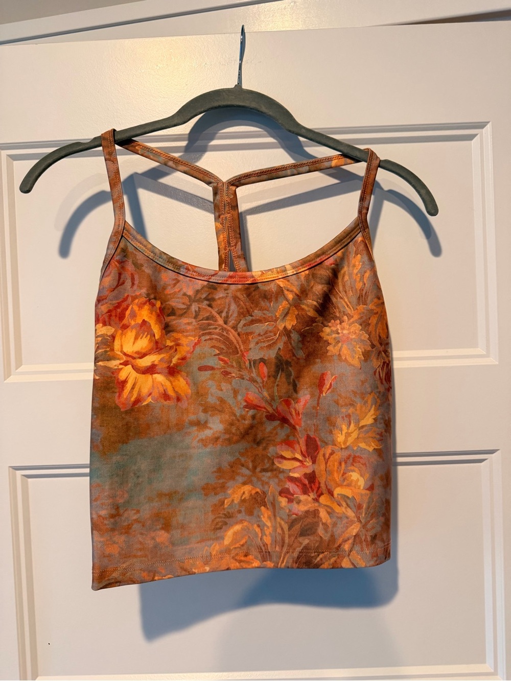 Beyond Yoga Peach Floral Slim Cropped Racerback Tank - Picture 3 of 4